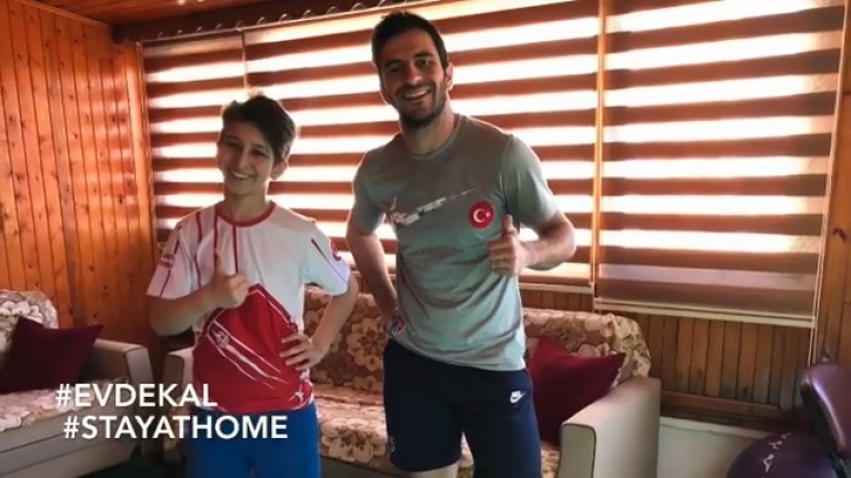 Olimpik Sporcular ile evde spor yap Türkiye — haber görseli