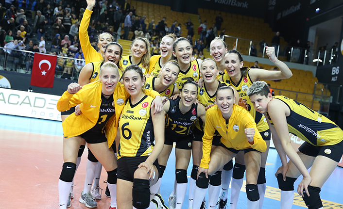 VakıfBank üst üste sekizinci kez yarı finalde — haber görseli