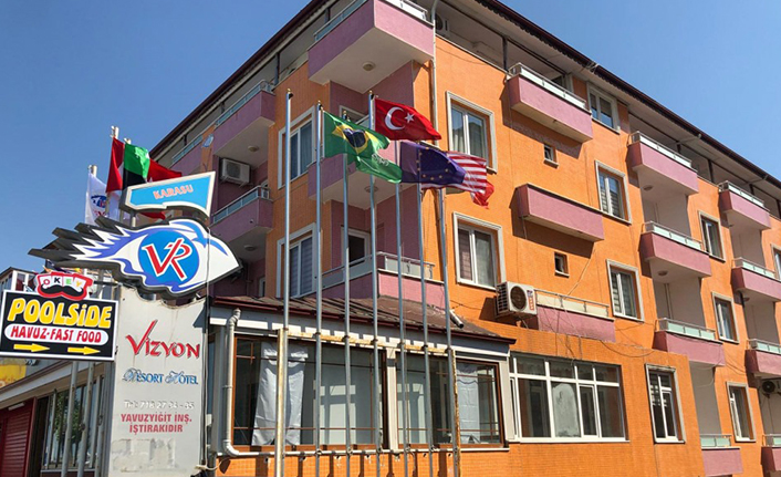 Karasulu işadamı otelini sağlık çalışanlarına tahsis etti — haber görseli