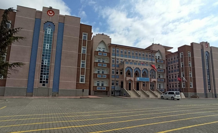Mithatpaşa Ortaokulundan Dijital Pano Uygulaması — haber görseli