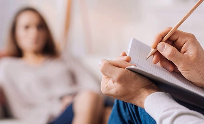 Sağlık çalışanları negatif uyaranlara karşı teflon gibi olmalı — haber görseli