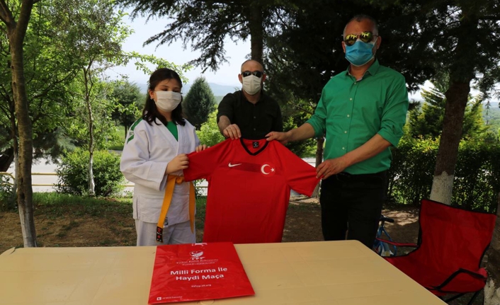 Milli Takım Formasını Minderde de Giymek Nasip Olur  — haber görseli