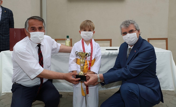 Minik sporcularımızın hayatları ödüllerle taçlansın — haber görseli