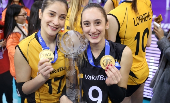 Ayça Aykaç ve Tuğba Şenoğlu yeniden VakıfBank'ta — haber görseli
