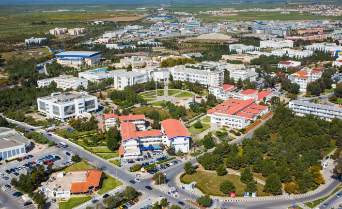 DAÜ Uluslararası İli̇şki̇ler Alanında Dünya Devleri̇ni̇ Geri̇de Bıraktı — haber görseli
