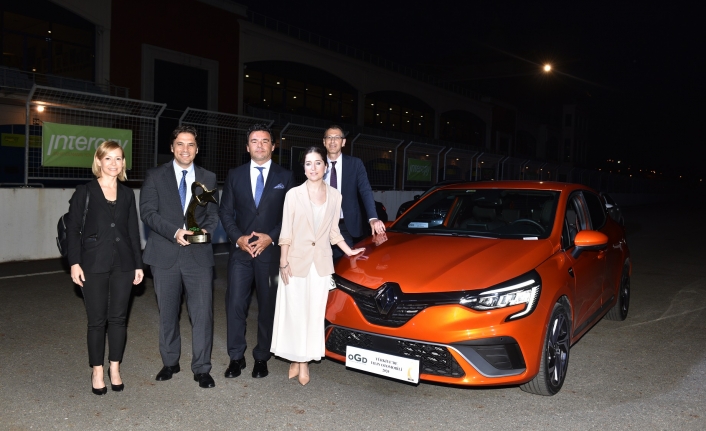 Yeni Renault Clio Türkiye’de Yılın Otomobili Seçildi! — haber görseli