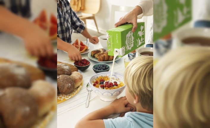 Yüksek kaliteli protein için her gün iki bardak süt! — haber görseli