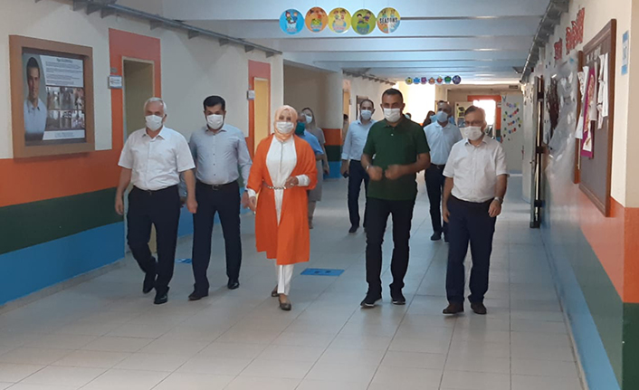 Durmuş, Mesleki Çalışma Döneminin İlk Gününde Öğretmenleri Yalnız Bırakmadı — haber görseli