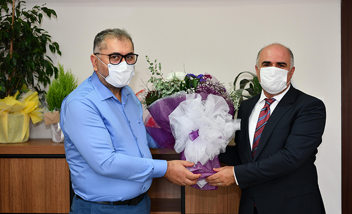 İşletme Enstitüsünde Devir Teslim — haber görseli