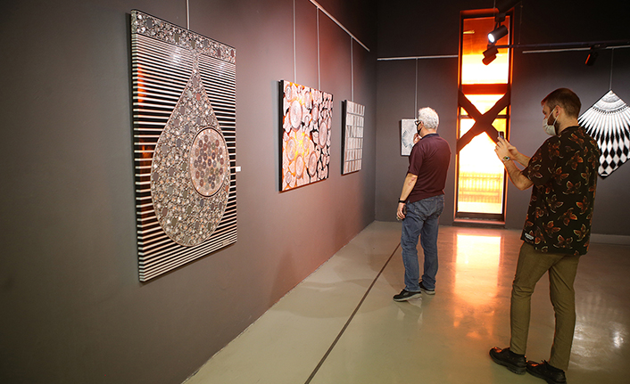 Ressam Metin Aşoğlu'ndan Sanayi Atıkları Resim Sergisi — haber görseli