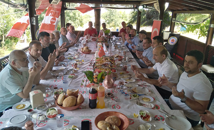 Sakarya Samsunlular Derneği İş İnsanları ile Zirve'de buluştu — haber görseli