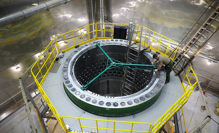Atommash'ta Akkuyu NGS'nin İlk Güç Ünitesi İçin Reaktör Kontrol Montajı Başladı — haber görseli