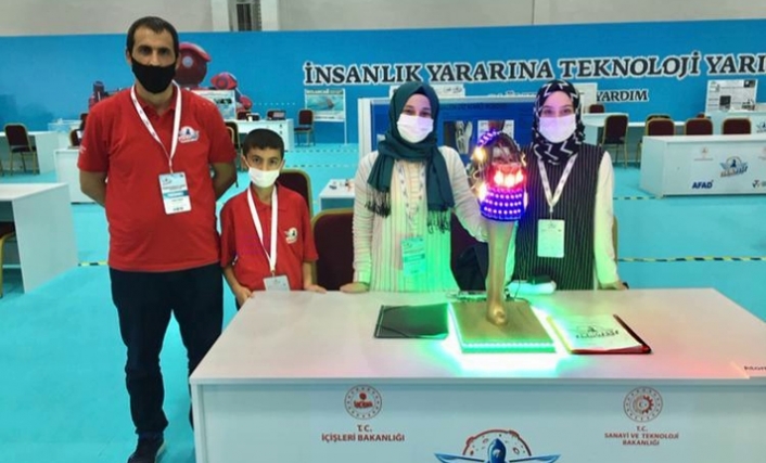 TEKNOFEST'te Sakaryalı öğrenciler projelerini Cumhurbaşkanı'na anlattılar — haber görseli
