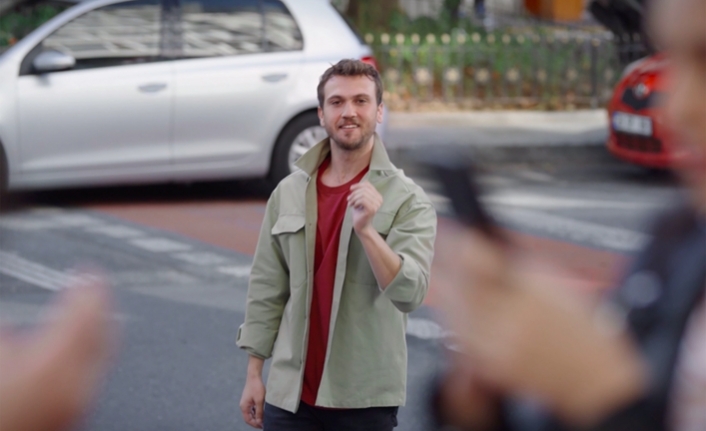 Aras Bulut İynemli̇,vodafone’un Reklam Yüzü Oldu — haber görseli