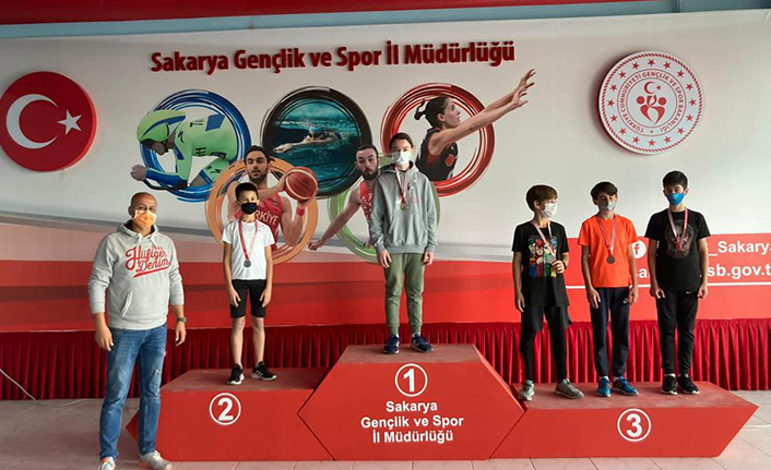 Kapalı Atletizm Pistinde  Heyecan Doruktaydı — haber görseli