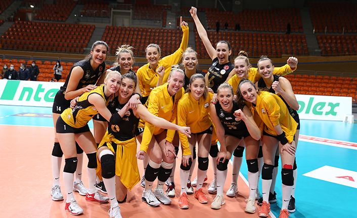 VakıfBank, Bulgaristan'dan üçte üçle dönüyor — haber görseli