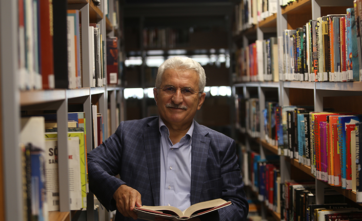 Prof. Dr. İbrahim Özdemir: “Mevlana, sekiz yüzyıl sonra farklı kesimleri yakınlaştırıyor” — haber görseli