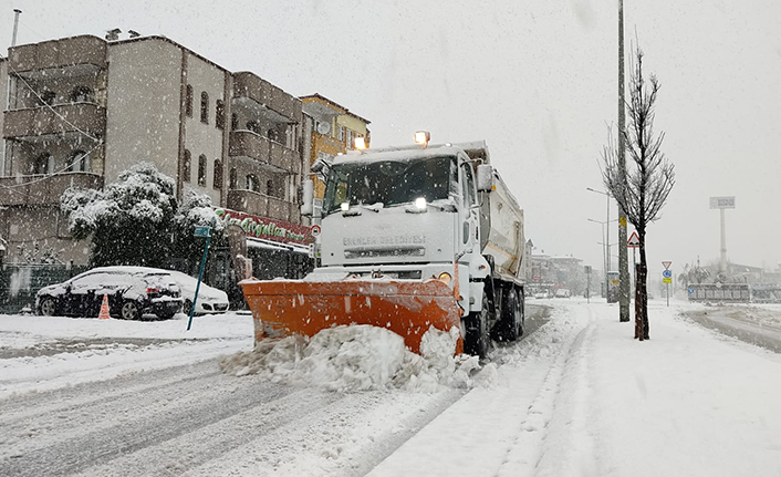 Erenler'de ekipler aralıksız çalışıyor — haber görseli