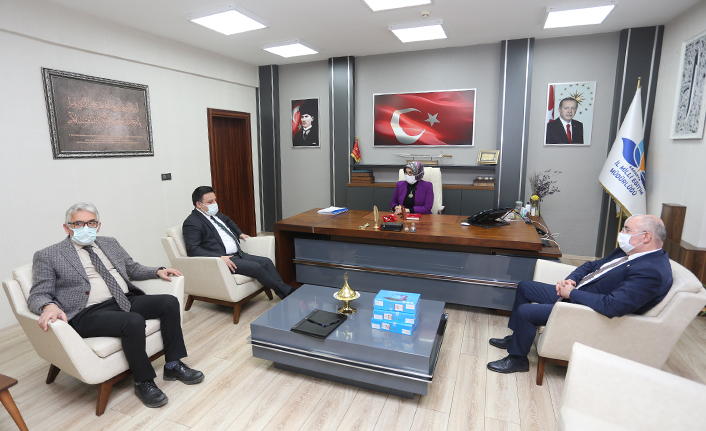 SATSO’dan Uzaktan Eğitim Gören Öğrencilere Tablet Desteği — haber görseli