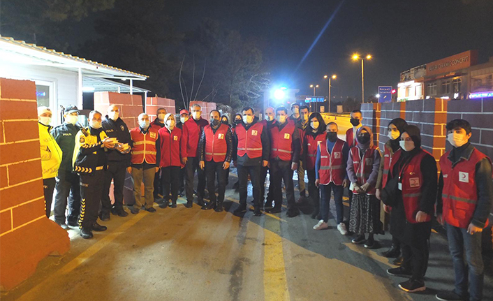 Görevi Başındaki Polislere Anlamlı Ziyaretler — haber görseli