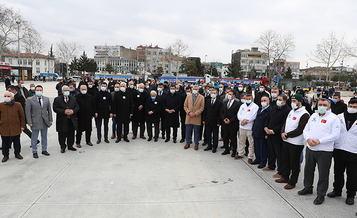 11 tır yardım malzemesi Demokrasi Meydanı’ndan yola çıktı — haber görseli