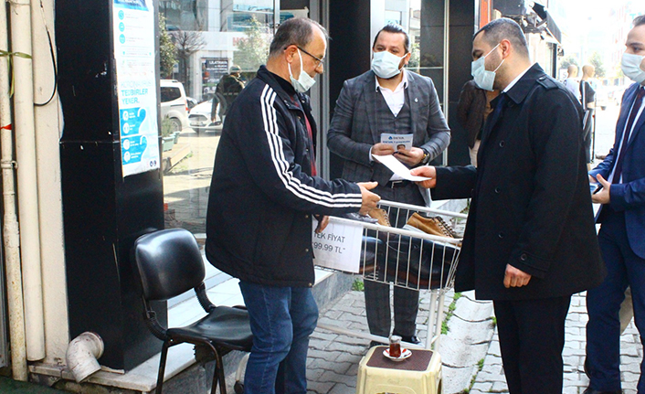 Deva Partisi 1. yılını sokakta esnafla, halkla birlikte kutladı — haber görseli