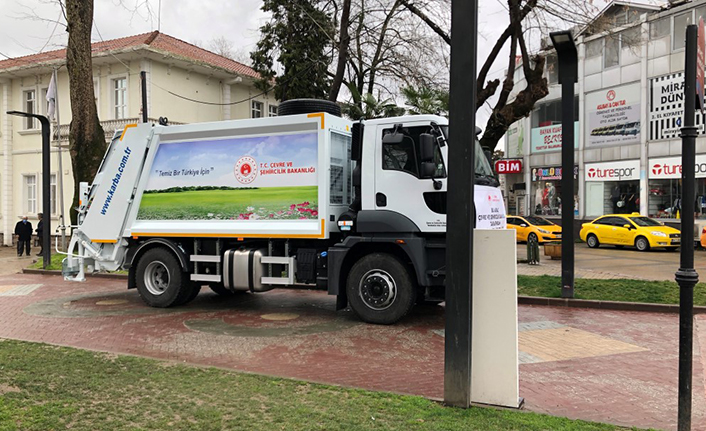 Hendek Belediyesine bir çöp kamyonu daha  — haber görseli