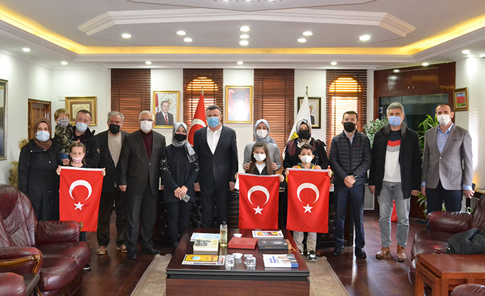 Sapanca Belediyesi’nden İstiklal Marşı’nı En Güzel Okuyana Ödül  — haber görseli