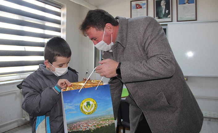 Başkan gündoğdu özel eğitim gören öğrencileri ziyaret etti — haber görseli