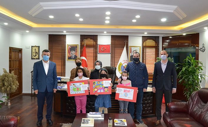 Başkan Özen, Dereceye Giren Yarışmacılara Ödüllerini Verdi — haber görseli