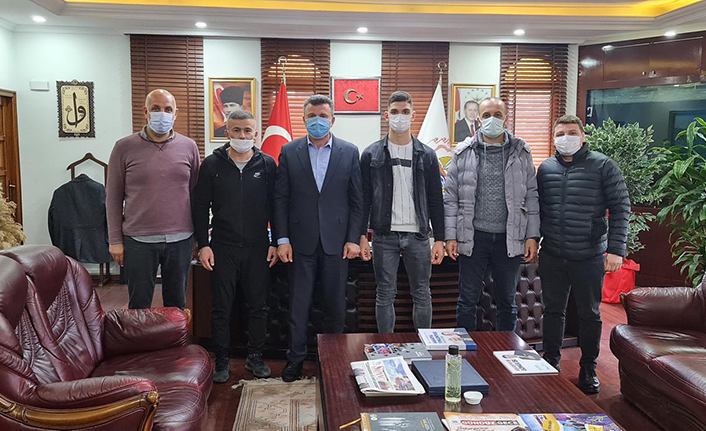 Başkan Özen’den Türkiye Şampiyonuna Ödül — haber görseli