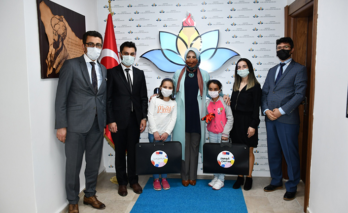 Durmuş, PİKTES 23 Nisan Ödüllerini Verdi — haber görseli