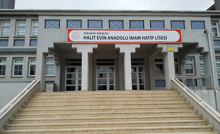 Halit Evin Anadolu İmam Hatip Lisesi Fen ve Sosyal Bilimler Proje Okulu oldu — haber görseli