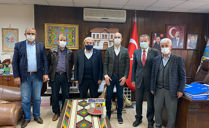 Serbes: Osmaneli’de çiftçinin yüzünü güldüren hal projesi 16 ilçemizde de hayata geçirilmeli — haber görseli