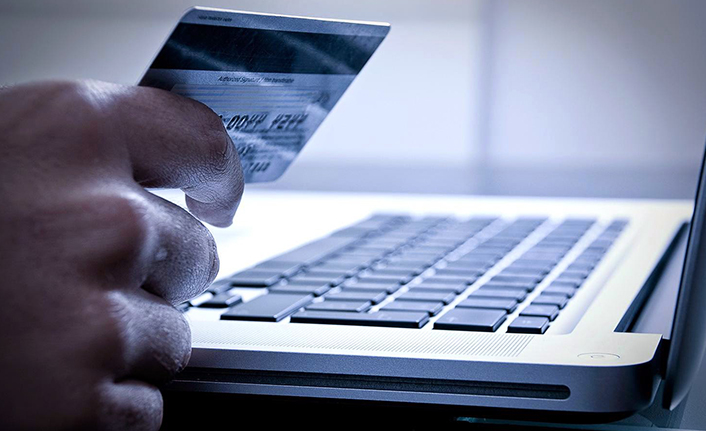 Müstehcen görüntülerle yayılan  bankacılık truva atı — haber görseli
