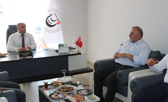 DEVA Partisi Tavukçuları Ziyaret Etti — haber görseli