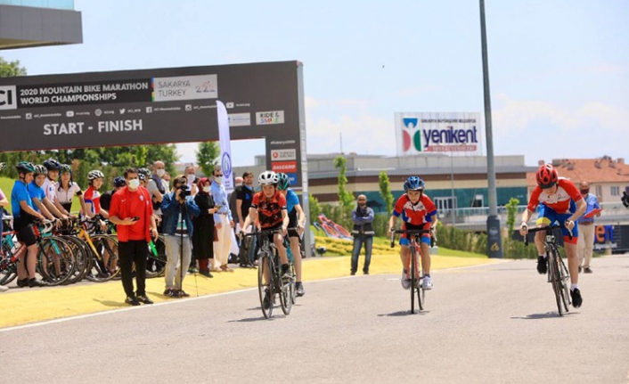 Heyecanlı pedallar Ayçiçeği Vadisi’nde kıyasıya yarıştı — haber görseli