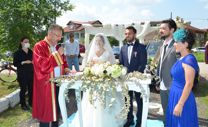 Öğretmen Çiftin Mutlu Günü — haber görseli
