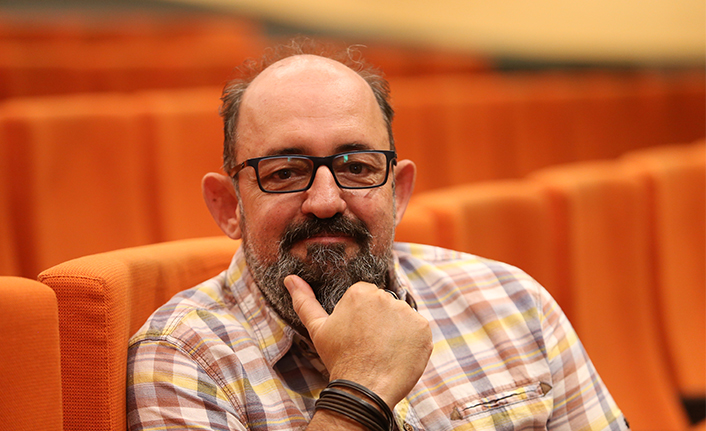 Prof. Dr. Sinan Canan: “Yeni dijital dünyaya karşı uyanık olmalıyız” — haber görseli