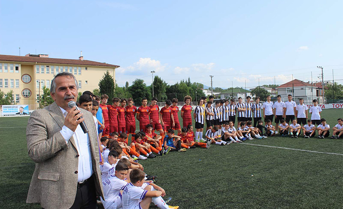 Başkan Karakullukçu Minikler Futbol Turnuvasının Açılışını gerçekleştirdi — haber görseli