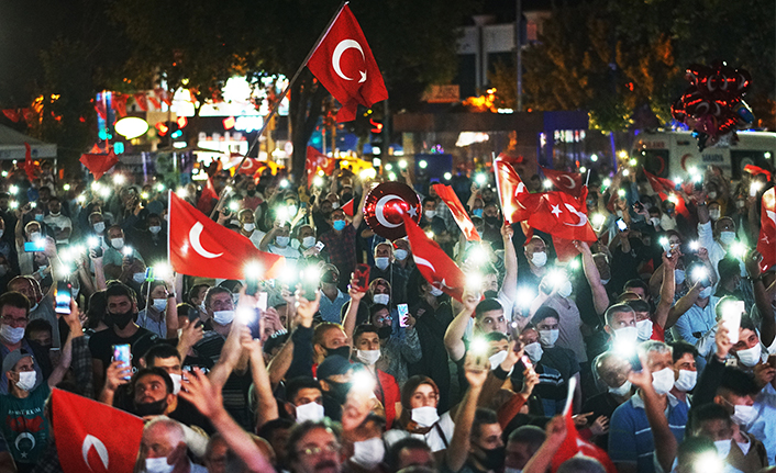 Bayrağına aşık Sakarya halkı hainlere hiçbir zaman fırsat vermeyecektir — haber görseli