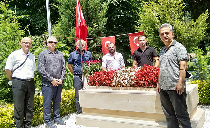 TYB Sakarya'dan 15 Temmuz Şehidi Serdar Gökbayrak'a Minnet Ziyareti — haber görseli