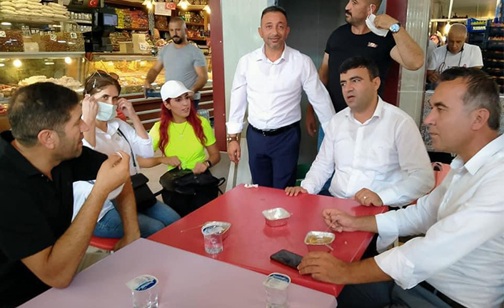 Katlı Pazar Derneği’nden aşure dağıtım etkinliği — haber görseli