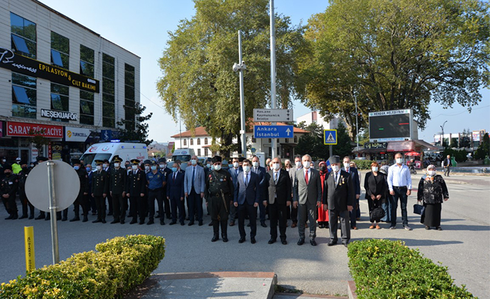 19 eylül Gaziler Günü Hendek´te törenle kutlandı — haber görseli