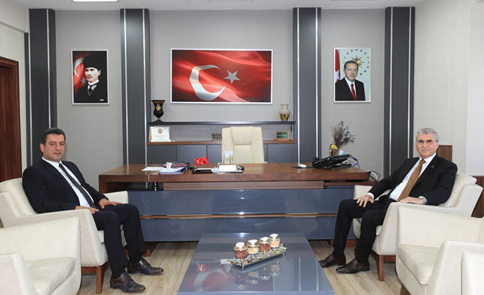 Başkan Ekrem Yüce, Milli Eğitim Müdürü Savaşçı’yı ziyaret etti — haber görseli