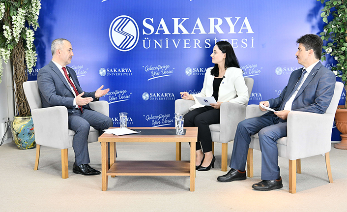 Rektör Savaşan Canlı Yayında Yeni Öğretim Yılına İlişkin Soruları Yanıtladı — haber görseli