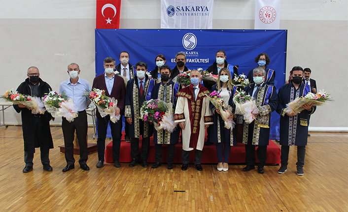 Sakarya Üniversitesi Eğitim Fakültesinde Mezuniyet Coşkusu  — haber görseli