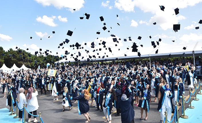 Üsküdar’da renkli ve coşkulu diploma heyecanı — haber görseli