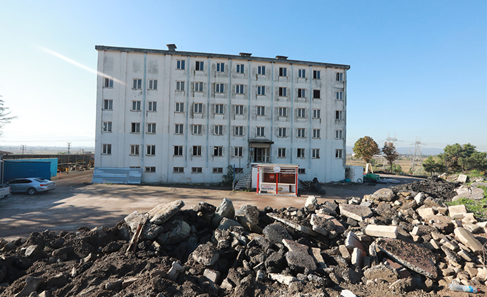 Adapazarı’nda Tehlikeli Yapılar Yıkılıyor — haber görseli
