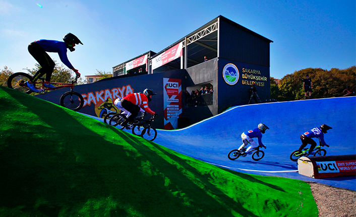 BMX’in 7. turu nefesleri kesti, Sakaryalılar vadiye akın etti — haber görseli